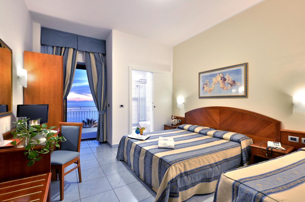 Hotel Serenella Agropoli Exteriör bild