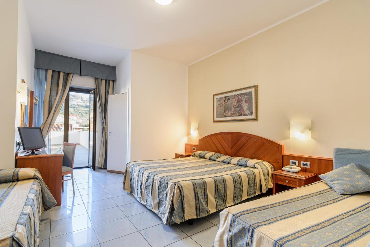 Hotel Serenella Agropoli Exteriör bild