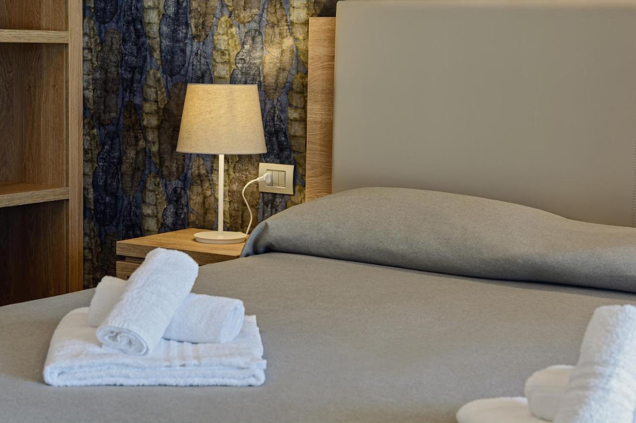 Hotel Serenella Agropoli Exteriör bild