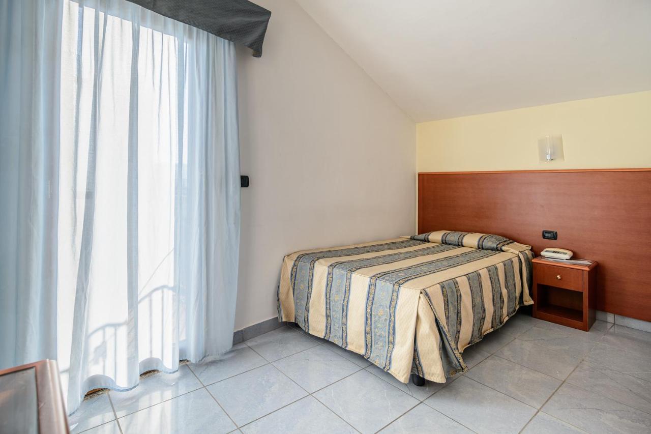 Hotel Serenella Agropoli Exteriör bild