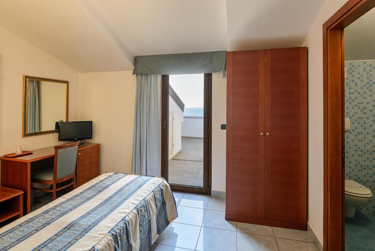 Hotel Serenella Agropoli Exteriör bild